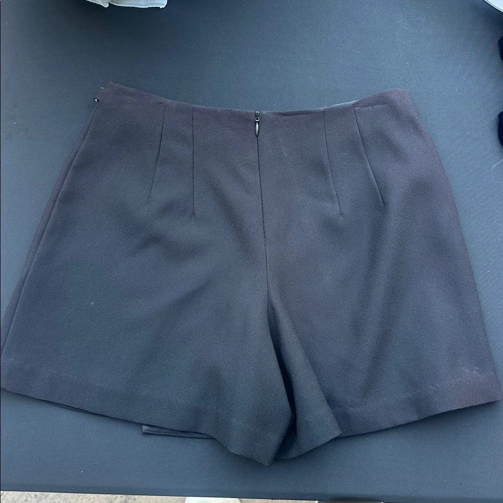 LAUNDRY By Shelli Segal Black  Mini Silver Chain Detail Skirt Skort Size 4